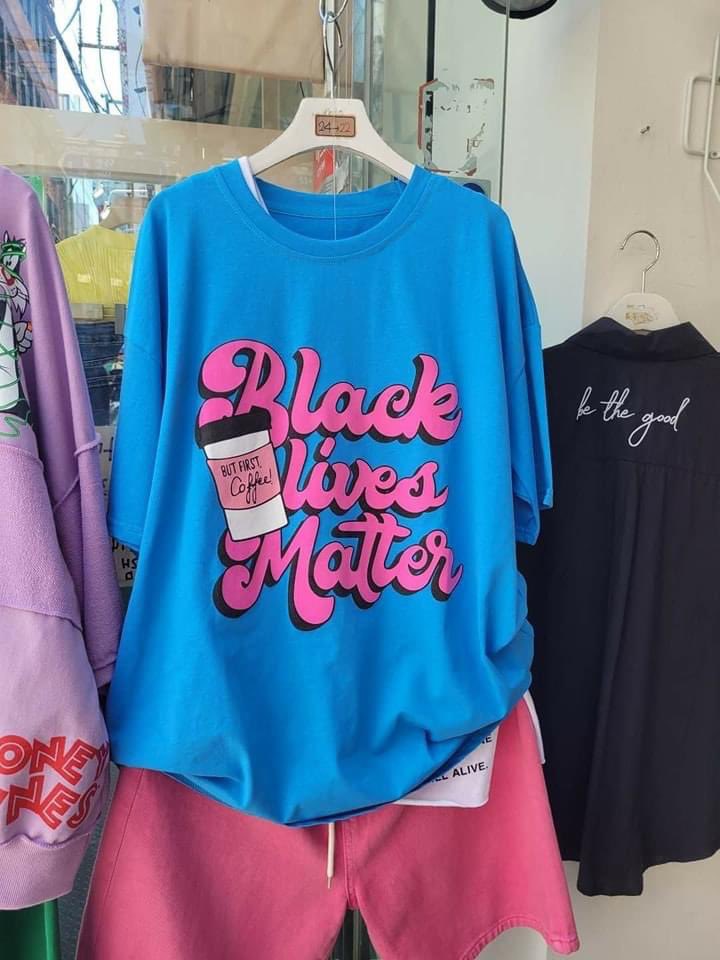Ariesfirebomb's tweet photo. This is the whitest thing I’ve seen in a minute. https://t.co/a7TNKi1pND