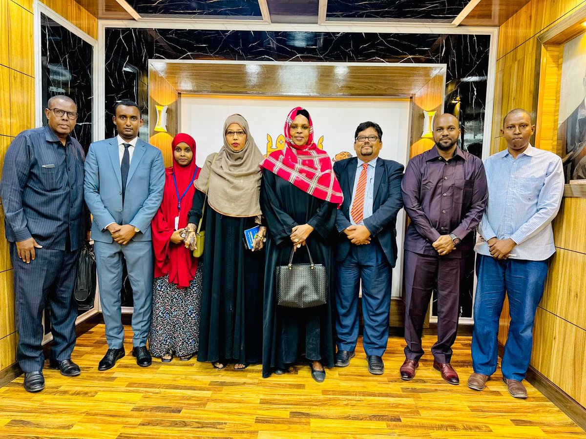In #Mogadishu this week, <a href="/UN_Women/">UN Women</a>'s <a href="/sadiqsyed_/">Dr Syed Sadiq</a> and <a href="/SwedeninSomalia/">Sweden in Somalia</a>'s <a href="/JohanSvensson57/">Johan Svensson</a> met with a delegation led by the #Women Parliamentary Caucus's chairperson Sahur Haji Calasow, to discuss implementation of the WPS Agenda and support to the #Somali women parliamentarians.