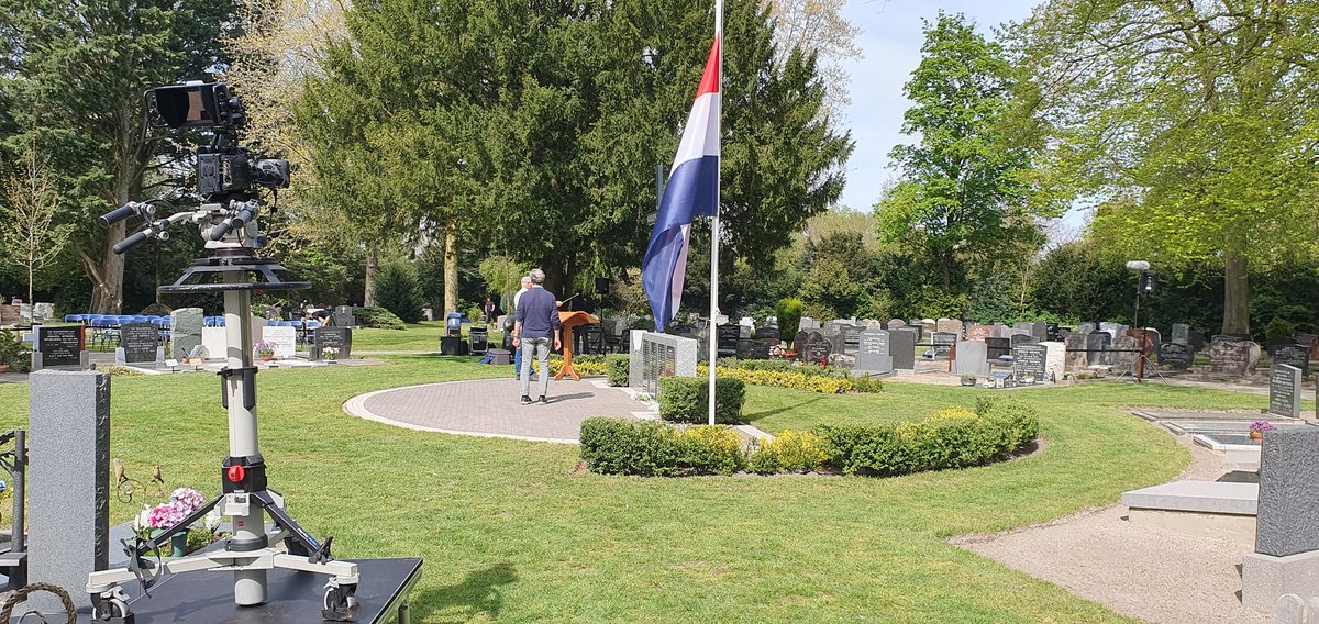 HK13TV's tweet photo. Dodenherdenking #Harderwijk vanavond live op tv. 19:45 uur @CAIHarderwijk 13 @Solcon 690 of https://t.co/ORYmsYV0QM en Facebook en youtube. https://t.co/auP329HQBb