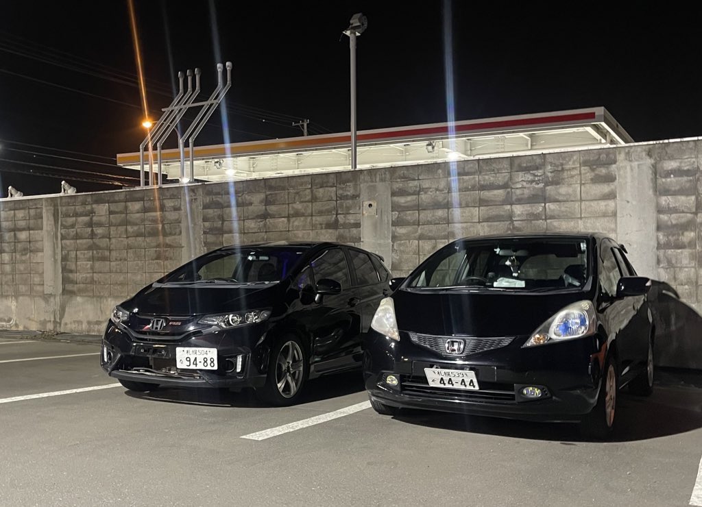 Mei_ge7's tweet photo. 更新忘れてたので更新します🥹

☺︎プロフィール☺︎
北海道在住のフィット RS貼ってるだけge7乗りです
近々本物のRSに乗り換えます🥹
20の女です。
初心者で変わったところと言えばマフラーだけです……
皆さんのかっこいい車をみてヨダレ垂らしながらTwitterしてます。
よろしくお願いします‼️ https://t.co/DTQ8kc9chG