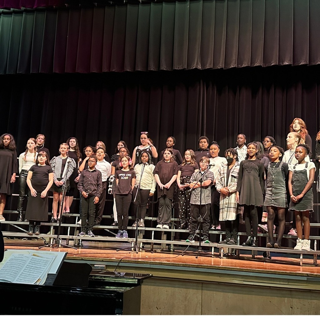 The arts in Cheltenham were on full display Wednesday night at Elkins Park’s inaugural Arts Night. Student artwork of various media was on display for parents/guardians to view, and the choir sang a handful of songs. instagr.am/p/Cr0nyjeuNJm/