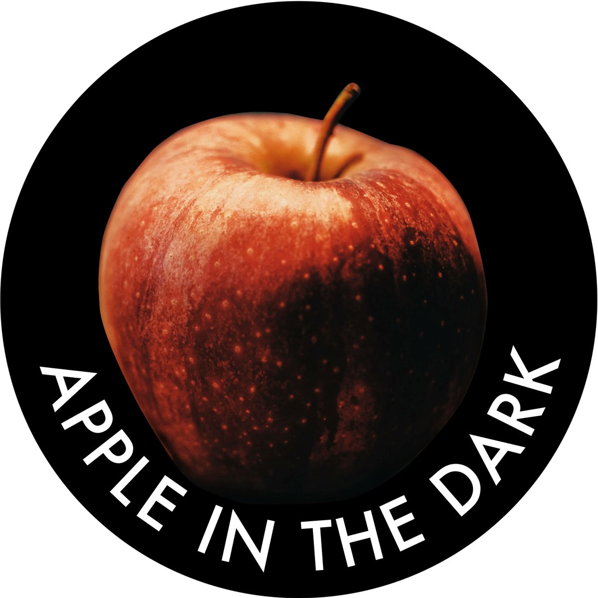 Apple in the Dark, run by Cassidy McCantz of Nimrod, is reading for its first-ever flash fiction contest. Pieces must be no longer than 1,500 words. Submission window: March 1 to May 31. 
duotrope.com/duosuma/submit…