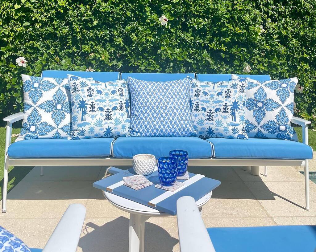 Prepare your poolside for summer with ease! 👙☀️⛱️ Our new collection of vibrant John Robshaw outdoor pillows are the ideal addition to your outdoor space.

#pineapplegirlsjupiter #johnrobshaw #outdoorpillows #poolside #summerready #backyardgoals #poolparty #pool #summervibes…