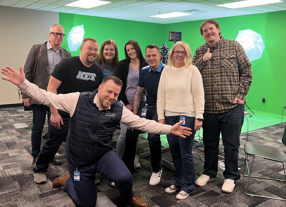 Network rally this morning! We are excited to celebrate our #1 product and America’s Most Reliable Network! #Boldmoves coming your way! #boldnp ⁦⁦<a href="/BOLDNP/">BOLD Northern Plains</a>⁩ ⁦@bpetersonbnp⁩ ⁦<a href="/CarmenC1110/">Carmen Campbell</a>⁩ ⁦@hakolaj⁩ ⁦@StacyVatWork⁩ ⁦<a href="/SeabaughAmanda/">Amanda Seabaugh</a>⁩