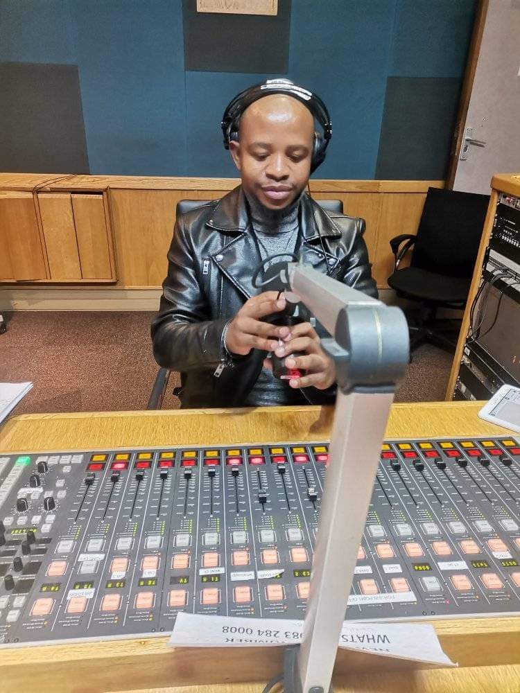 Veli Moloi tweet media