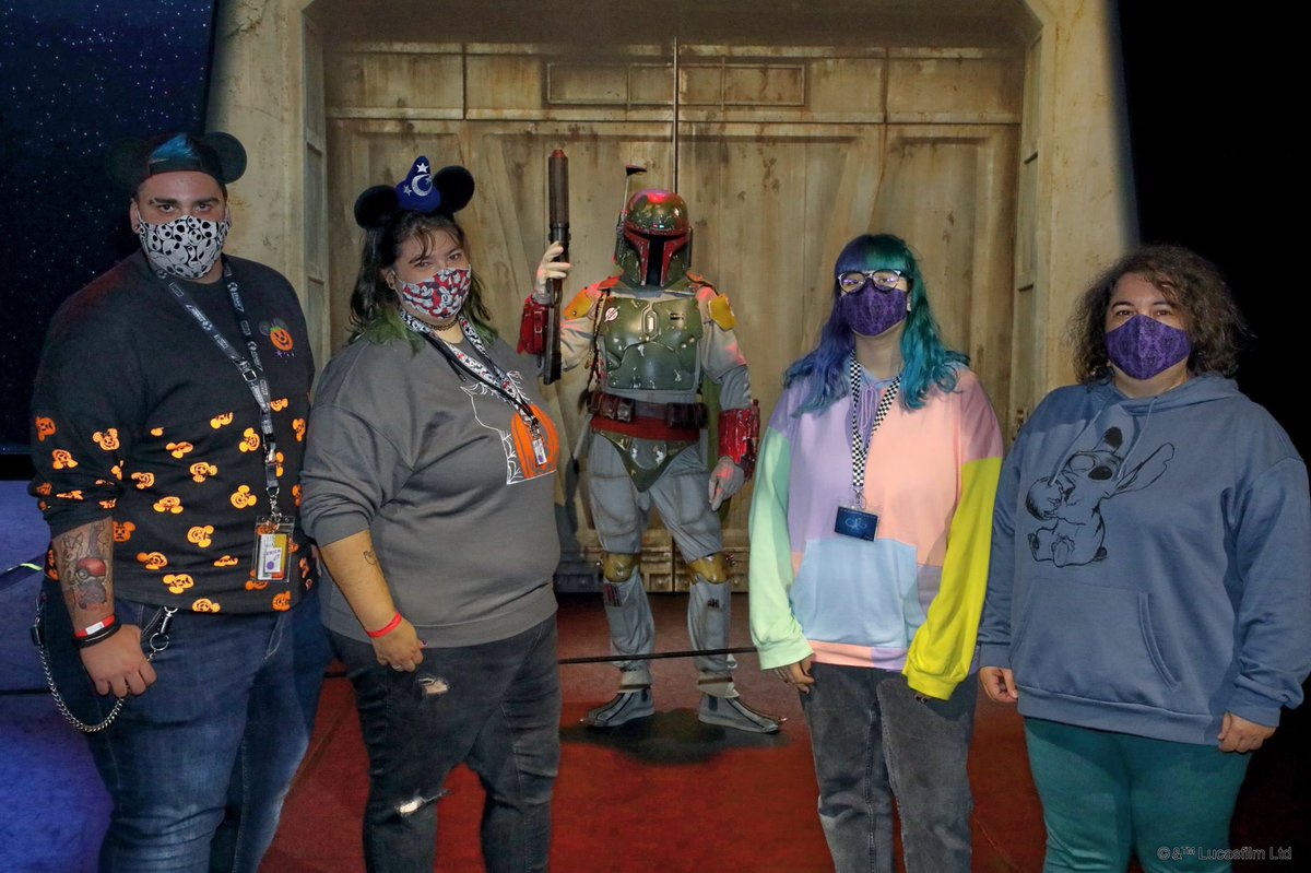 AlohaMagicWorld's tweet image. ¡Feliz día de la Fuerza!

🇪🇸¡Que la fuerza os acompañe!
🇬🇧May the 4th be with you!
🇫🇷Que la force soit avec toi!

#maythe4thbewithyou #quelaforcesoitavectoi #maytheforcebewithyou #starwars  #dlp #disneylandparis #disneylandpark  #eurodisney #eurodisneyland #mywdsmoment #disney