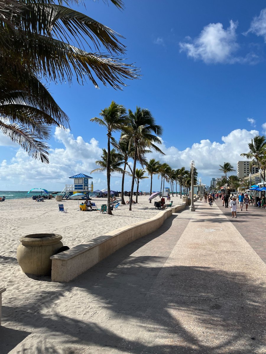 finobertinat's tweet image. A new edition of #MiamiTechMonth has come to an end. This was a unique opportunity to meet startup founders and tech innovators.

The tech industry is overcoming the challenges and it’s flourishing strongly. We&apos;re eager to collaborate to continue in this direction 💪