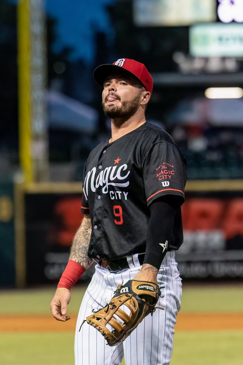 Tyler Osik tweet media