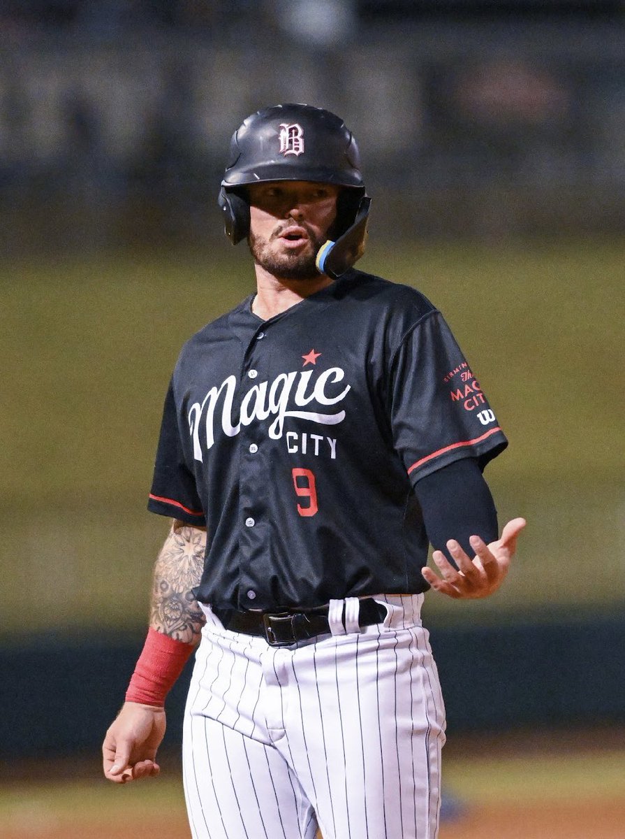 Tyler Osik tweet media