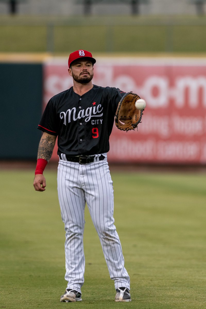 Tyler Osik tweet media