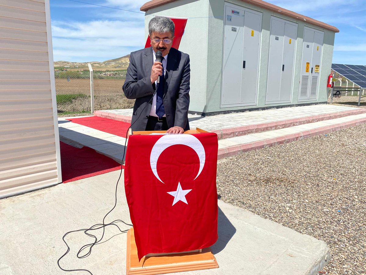 GemerekB's tweet photo. Projelerle büyüyen ve
gelişen Gemerek 
Güneş Enerji Santralimizin açılış törenine 
Ak Parti İlçe Başkanı Çağrı Balcı,Gemerek Taşıyıcılar kooperatif Başkanı Mehmet Sarıhan,muhtarlarımız,Belediye Meclis Üyelerimiz, Kurum amirlerimiz ve hemşerilerimizin katılımlarıyla gerçekleşti https://t.co/bHsR6tWVvX