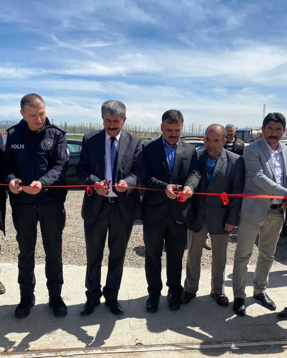 GemerekB's tweet photo. Projelerle büyüyen ve
gelişen Gemerek 
Güneş Enerji Santralimizin açılış törenine 
Ak Parti İlçe Başkanı Çağrı Balcı,Gemerek Taşıyıcılar kooperatif Başkanı Mehmet Sarıhan,muhtarlarımız,Belediye Meclis Üyelerimiz, Kurum amirlerimiz ve hemşerilerimizin katılımlarıyla gerçekleşti https://t.co/bHsR6tWVvX
