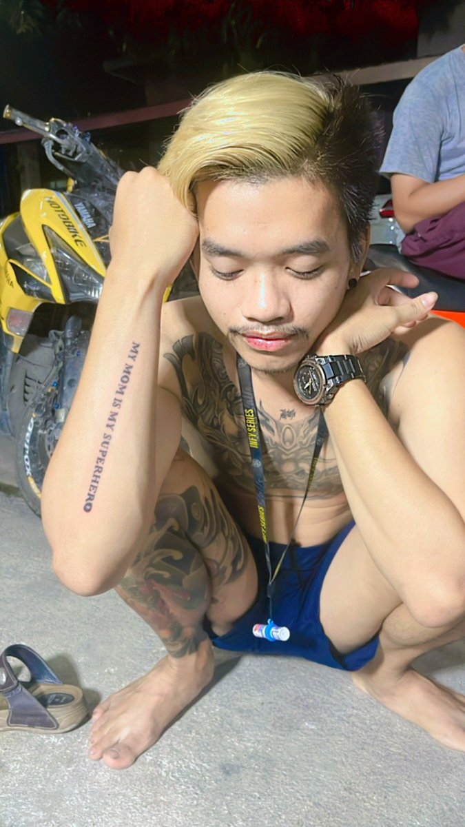 Pronarit1's tweet photo. กลับมาแล้วหลังจากหายไปนาน
#ชลบุรีบางแสน #บ้านบึง #แหลมฉบัง #ผู้ชายมีหนวด #ผู้ชายมีลาย #บ้านสวน https://t.co/l5UwUZegnL