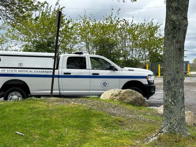 RIBNS's tweet photo. Medical Examiner on scene in East Providence https://t.co/PRw4GTu7Ez