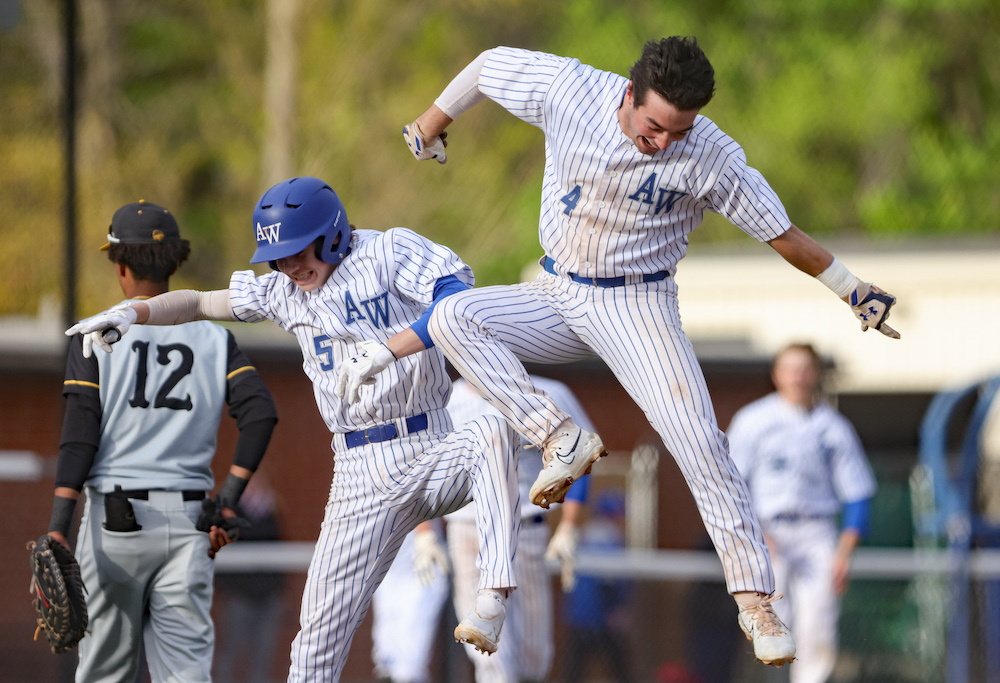 toledosports's tweet photo. That feeling after a game-winning hit 🤩👏 @AWGenerals1 tops Northview in key NLL baseball duel ⚾ Check out more photos from @kurtsteiss 👇
https://t.co/H4LlGJ9av9 https://t.co/Fi9zlD61F9