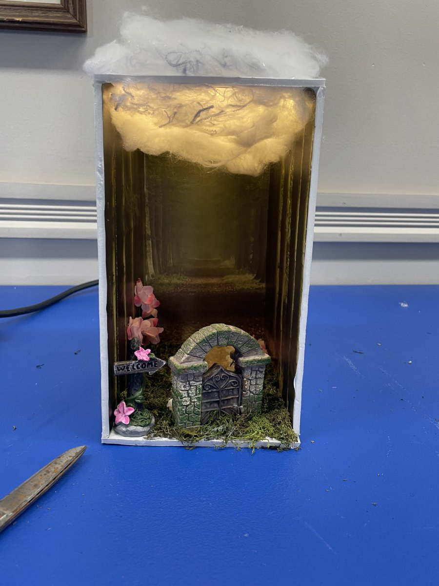 BurtonLibrary's tweet photo. Last night we had our Book Nook crafting program! Here are some of the final results. https://t.co/DnQYeIM2XC