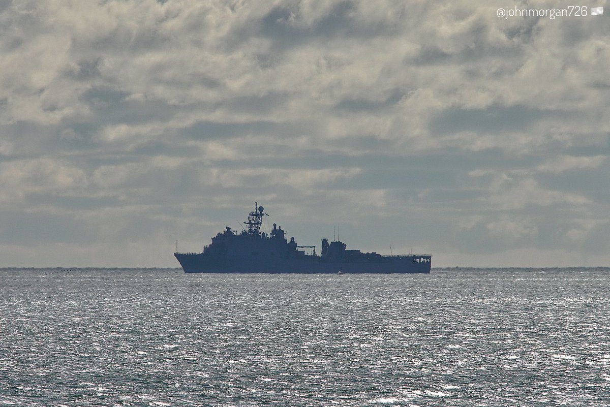 WarshipCam's tweet photo. USS Carter Hall (LSD 50) dock landing ship coming into Little Creek, Virginia - May 4, 2023 #usscarterhall #lsd50

SRC: TW-@johnmorgan726 https://t.co/V0EKCrMh0Y
