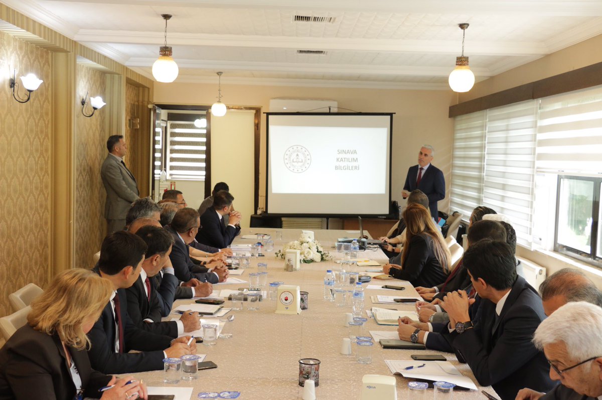 MUĞLA EĞİTİM YÖNETİCİLERİ TOPLANTISI✔️
📍Menteşe

İl Müdürümüz <a href="/emrecay55/">Emre ÇAY</a> Başkanlığında, Eğitim Müfettişleri Başkanı, Müdür Yardımcıları, 13 İlçe Milli Eğitim Müdürü ve Şube Müdürlerimizin katılımıyla, Muğla Eğitim Yöneticileri Toplantısı gerçekleştirildi.
<a href="/tcmeb/">Millî Eğitim Bakanlığı</a> <a href="/tcmuglavaliligi/">Muğla Valiliği</a>