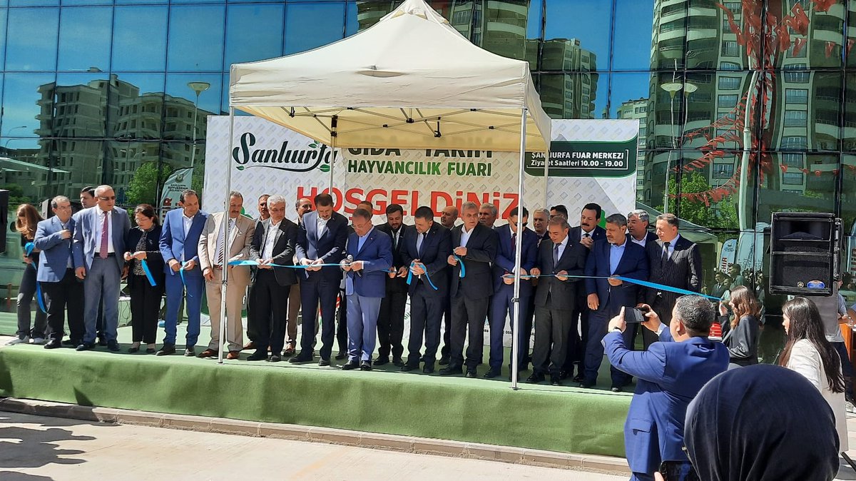 sanliurfatso's tweet photo. YK Başkan Yardımcılarımız Sn.Mustafa Zahit, Sn.Mustafa Taş, Yönetim Kurulu ve Meclis Üyelerimizden oluşan heyet, Adalet Bakanımız Sn.Bekir Bozdağ, Valimiz Sn.Salih Ayhan ve davetlilerin iştirakiyle gerçekleştirilen, 10.Ş.Urfa Gıda Tarım ve Hayvancılık Fuarı'nın açılışına katıldı. https://t.co/FwdL5UVqvP