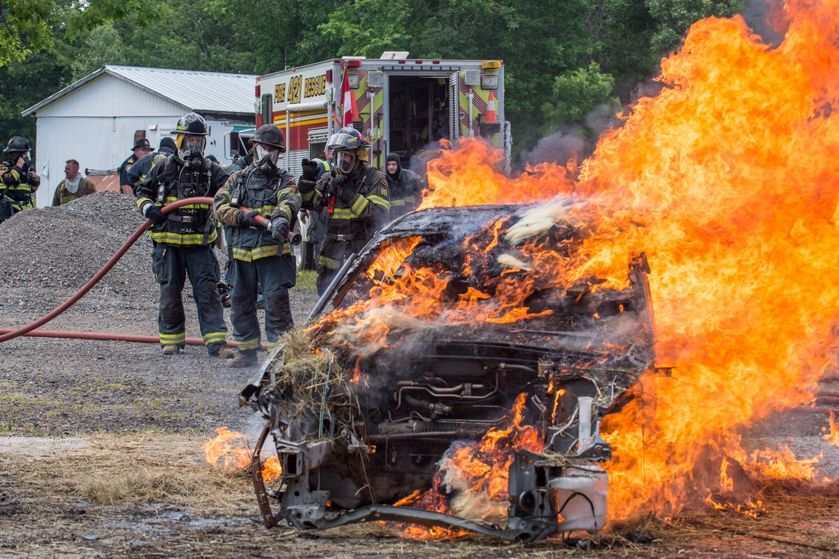 Today, on #InternationalFirefightersDay, we acknowledge and thank all firefighters within the CAF and our civilian force, as well as all firefighters globally. The dangerous work that you do is essential to keeping all of us safe.
1/2