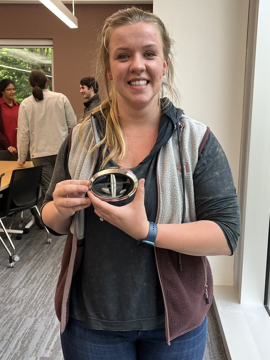 Congratulations to @EmmaWhelanUVA on winning the Maury Pathfinder award for best predissertation! <a href="/UVAPsyc/">Department of Psychology at UVA</a>