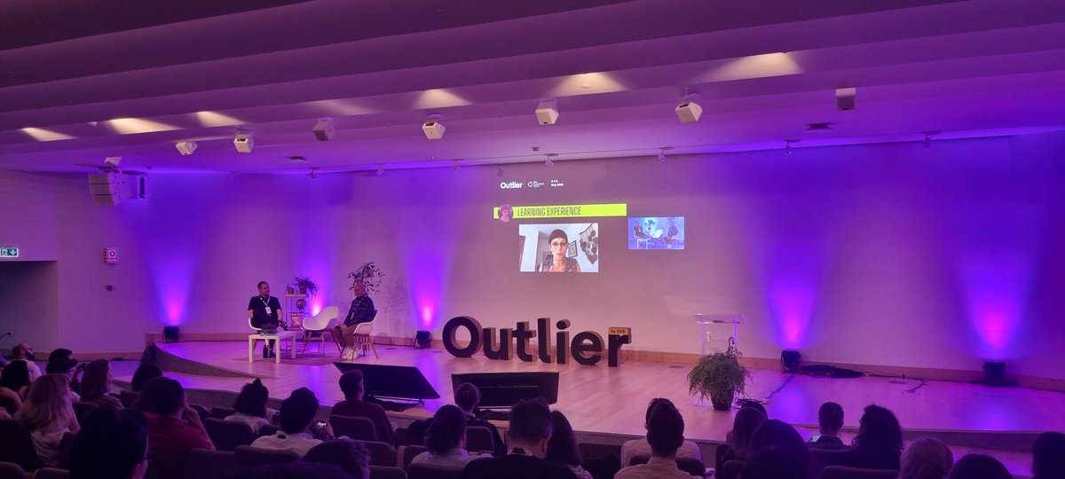 Great conversation about Nightingale magazine at #outlier2023, hosted by @visualisingdata with @Jasonforrestftw Emilie and Julie.