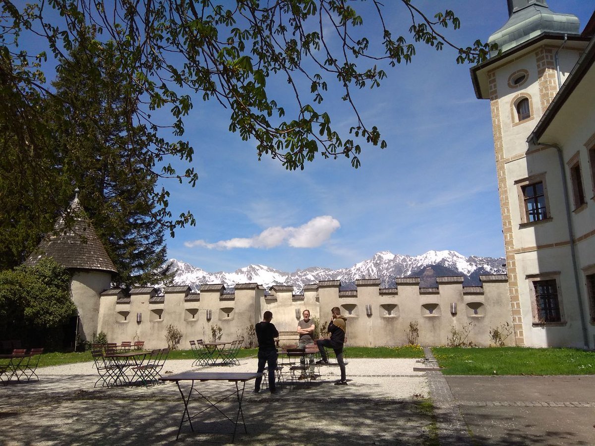 AugPath's tweet image. #breakoutsession @aidava_project workshop 
discussing strategies on #explainability @jufahotels Schloß Röthelstein, Admont

#AIDAVA #xAI #mountainview #Gesäuse