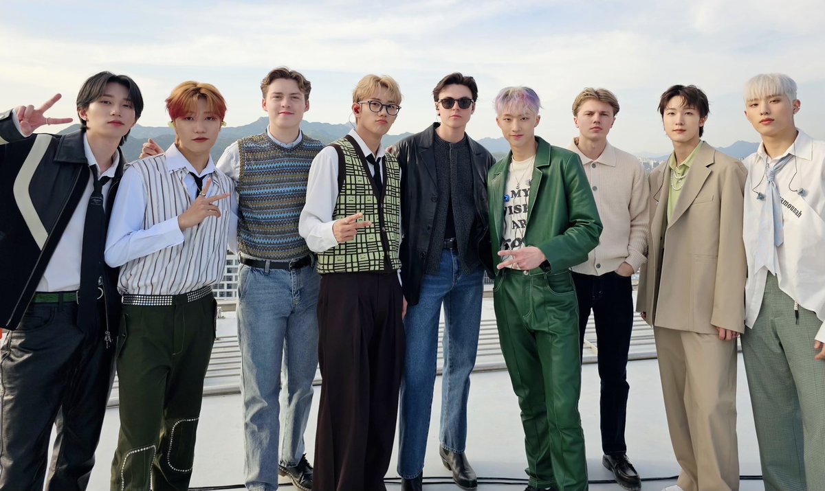 HwangIntakBR's tweet photo. 📸 | #TWT • 04.05.23 - Atualização na conta oficial da @1theK com P1Harmony e New Hope Club para o ‘Special Clip’ de SUPERCHIC!
Confira aqui :
🔗 https://t.co/qiKdAS0sYF
#INTAK #인탁 #NewHopeClub #P1HxNHC #SuperChic #P1Harmony #피원하모니 @P1H_official @P1H_members https://t.co/skqVuSg4hi