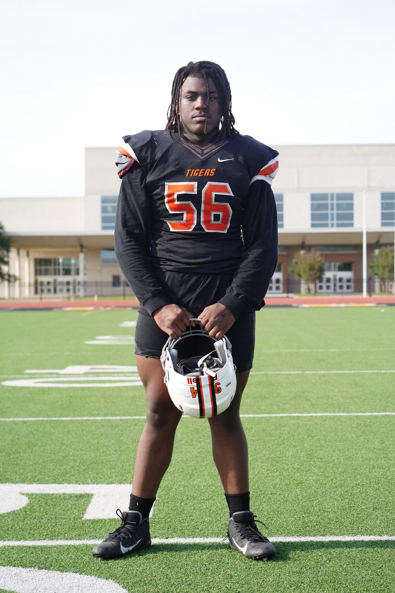 Lancaster 2026 6’2 265lb DT Jakobe Williams

<a href="/TripleBeamKobe/">Jakobe Williams #40</a> was named District 7-5A Defensive Newcomer last season. Physical young guy that will bring a lot of experience to the D-Line this season 🚨

Freshmen on Varsity Stats: 32 tackles, 3 sacks, &amp; 7 TFL in the 8 games❗️