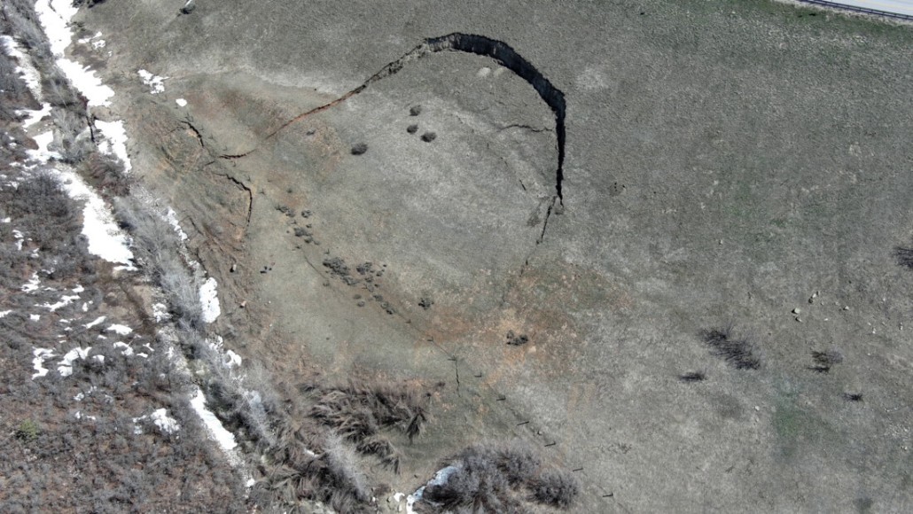 utahgeological's tweet photo. The UGS Geologic Hazards Program conducted a reconnaissance to evaluate two landslides along and near Trappers Loop Bend (SR-167) in Morgan County on May 3rd. There is one large landslide and a secondary landslide. Details of these landslides here–https://t.co/BnusVmztvJ https://t.co/gGzF68CuFe