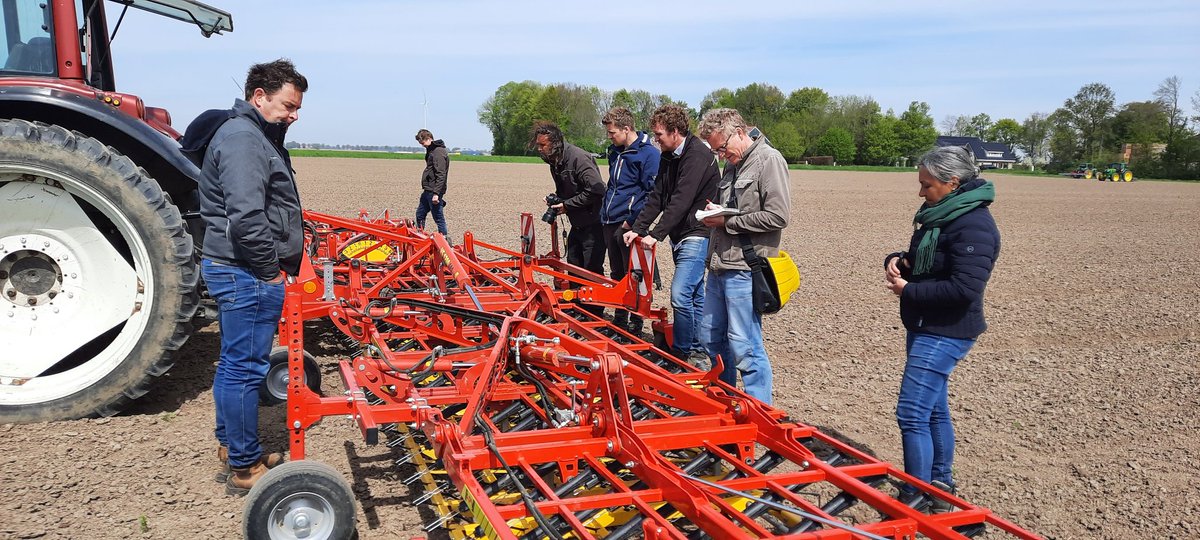 herder_c's tweet photo. Vandaag als expert meegewerkt aan artikel van @RedactieLM waarin 9x #wiedeg  in jonge #bio zaaiuien vergeleken worden. Interessant te zien dat nieuwe merken andere details en inzichten met zich meebrengen. Er valt wat te kiezen vandaag de dag! Zeker lezen dus! #cereshortiadvice https://t.co/jgthMnXORi