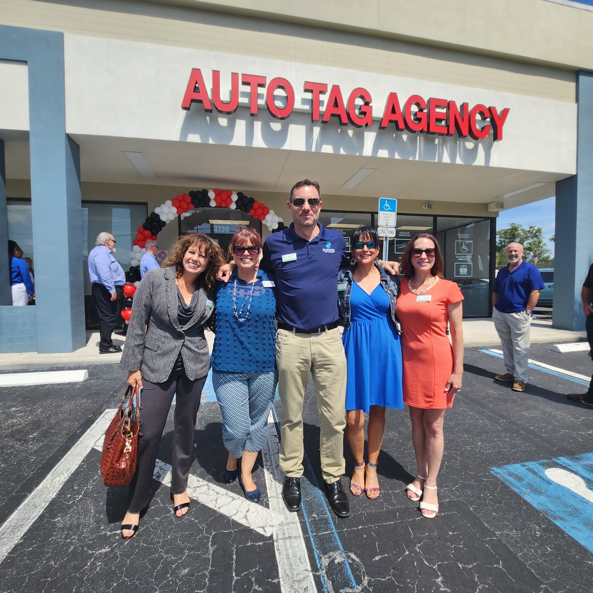 Congratulations to First Lakeland Tag 
Agency for celebrating its Grand Opening with a 
ribbon-cutting ceremony.
Welcome to the Lakeland community; We're happy to 
have you!