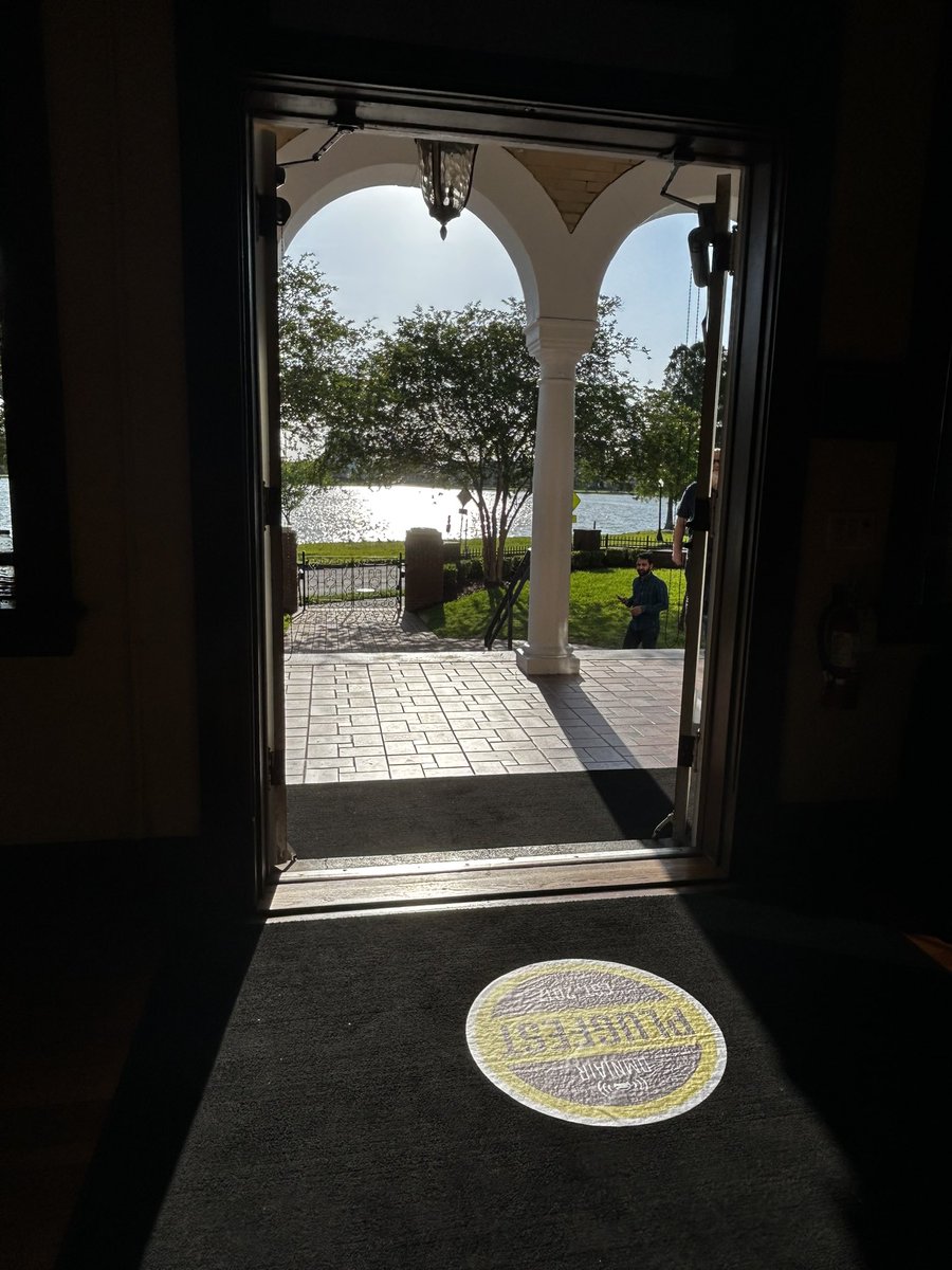 OmniAirCon's tweet photo. Thank you to all who were able to join us for the OmniAir Plugfest VIP Reception! #OmniAirPlugfest  @downtownlknd #JuniorLeague https://t.co/wX4P0Fgwxi