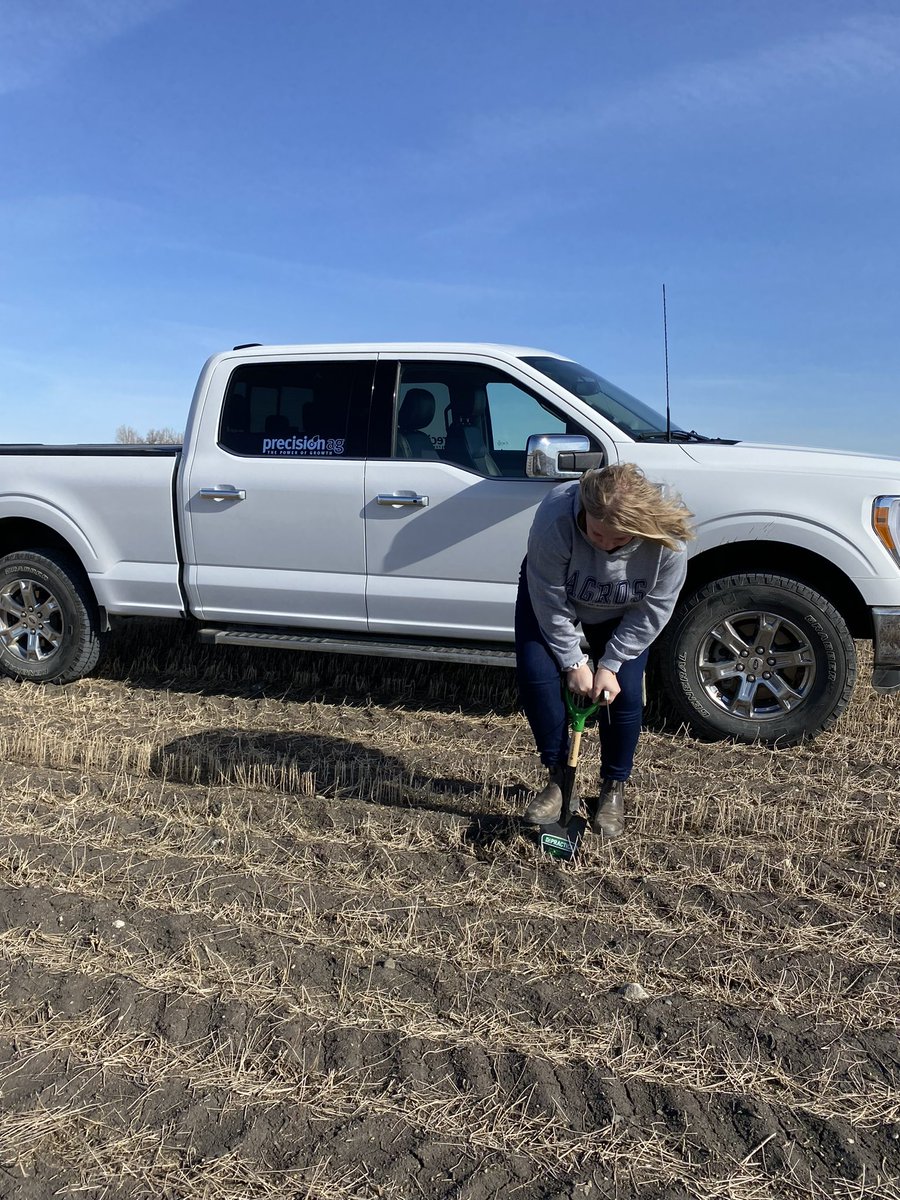 KirkJohn31's tweet photo. Wondering what soil temperature is at? … stay tuned all week. Here is Breann Dammann / TSM at Precison Ag Odessa … currently at 5 degrees. @PrecisionAg1 #plant2023 https://t.co/kC4PjnP2wA