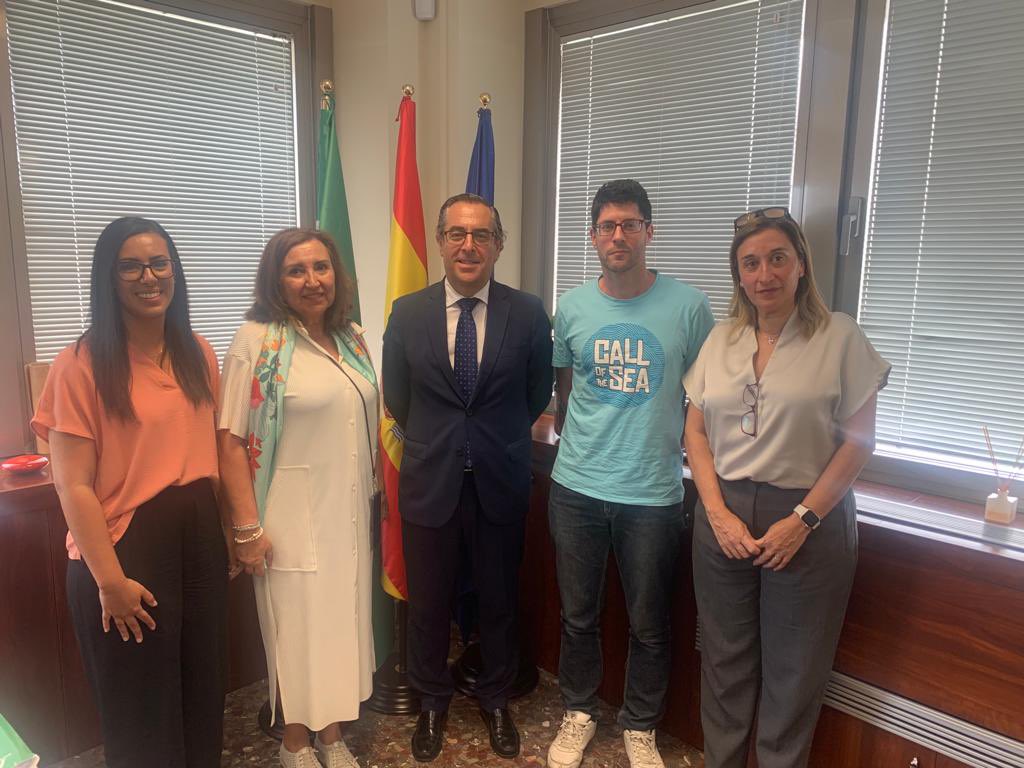 educacionmlg's tweet photo. 🗣️El @PintorDENISB contará con 2 líneas de Infantil para el curso 23-24. @Miguel_Briones_ lo comunica en la reunión mantenida con la dirección y el AMPA del centro. https://t.co/wSGBJLtiEk