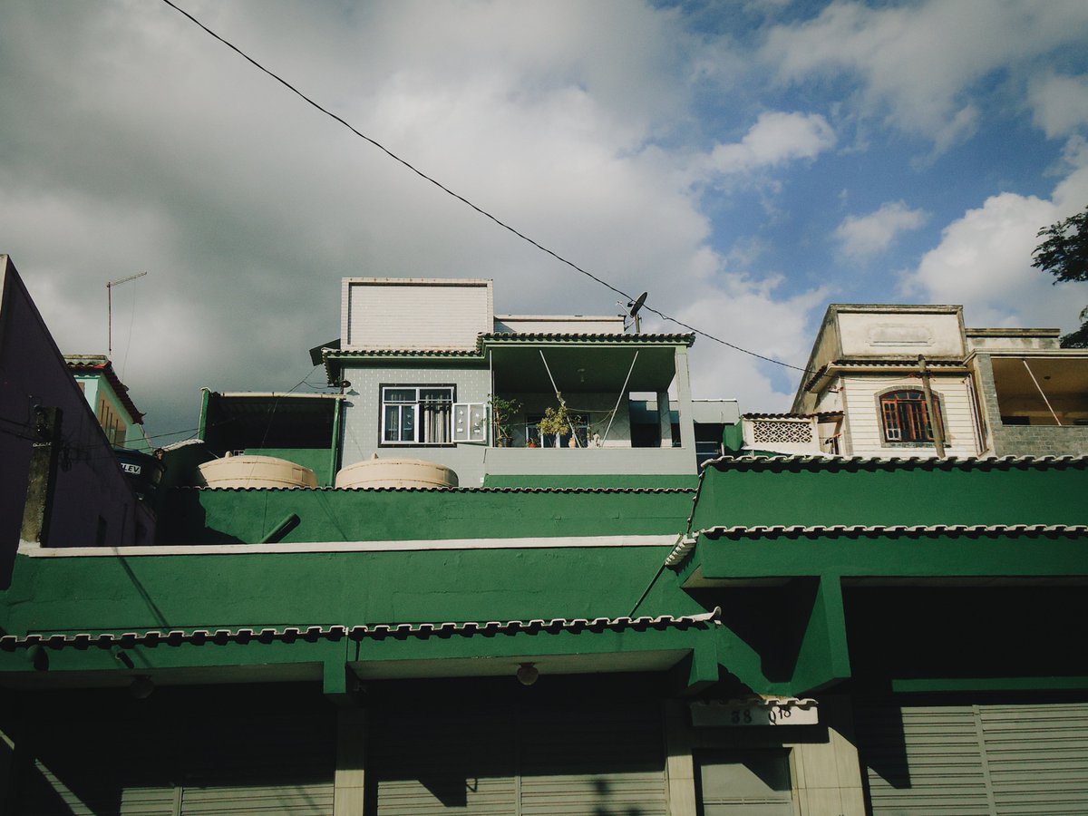 vedtheved's tweet image. shots I made/edited in April
(pt. 2)   🎱 🖤

#cybershot #analogemulation