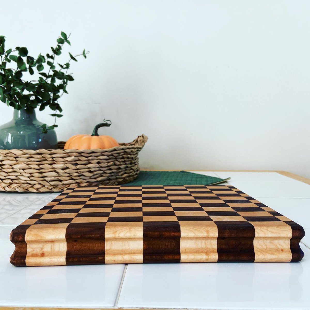 FlyinBrianJ's tweet photo. End grain cutting board. 

$40 plus shipping 

DM for details https://t.co/r5MMFJC7dx