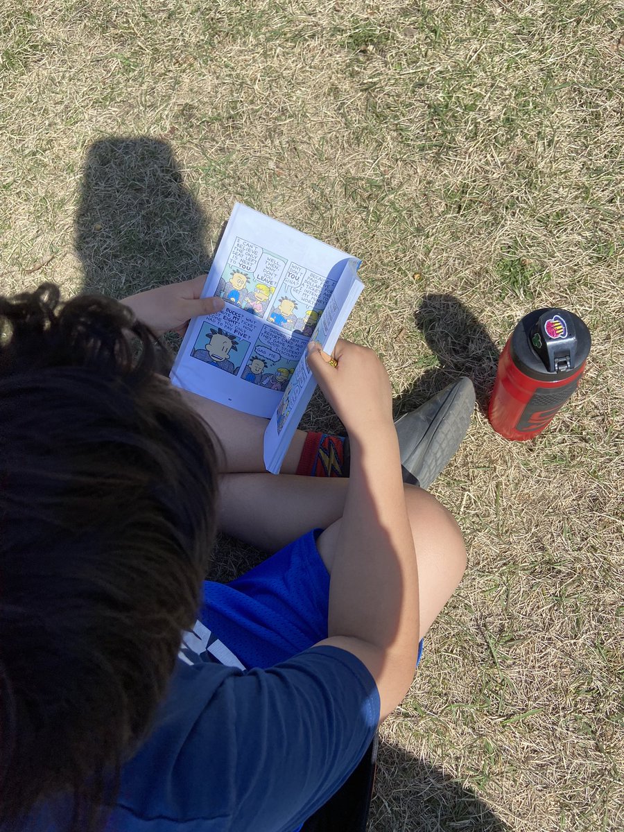 BPSHAWKS2's tweet photo. Grade 2 - Reading, working on reading strategies and enjoying the Spring air. #BPSHawks2
#BPSHawkslearn
#BPSHawksrock
#WeareCBE https://t.co/nFTZIvXJm7