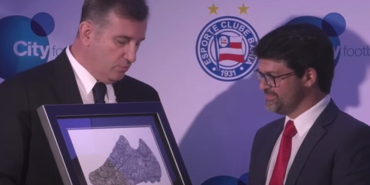 digasalvador's tweet photo. Assista ao anúncio oficial da parceria entre o Bahia e o Grupo City https://t.co/RS92zTbtLX
#ecbahia #bahiacity https://t.co/VfrIOFzPN2