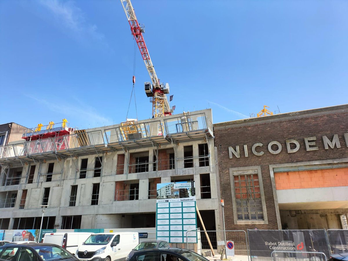 [CHANTIER]
Détour par le littoral où nos équipes nordistes redonnent vie à la friche industrielle Nicodème de Dunkerque (59). C’est au bord du port de plaisance que nos équipes réalisent le gros-œuvre du programme Belle Escale pour Kaufman &amp; Broad.