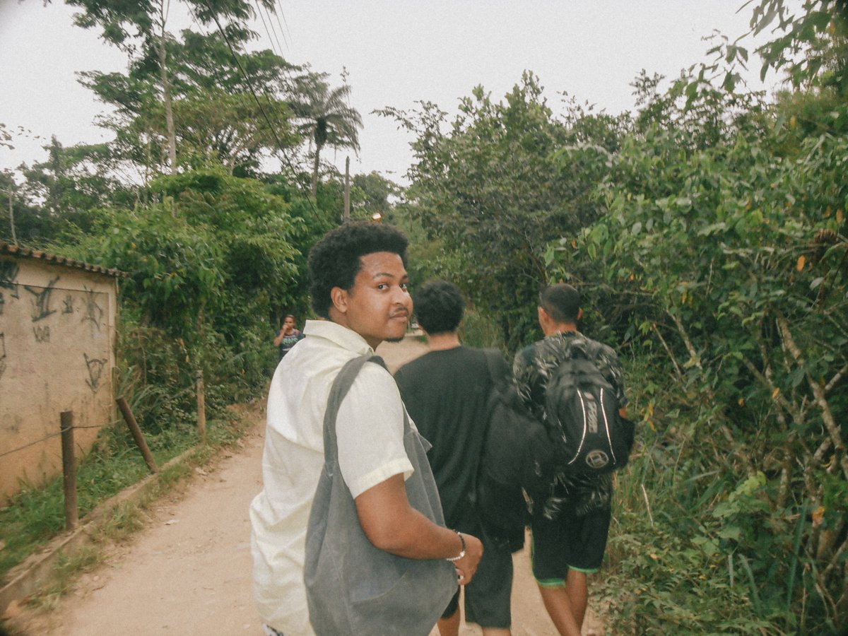 vedtheved's tweet image. shots I made/edited in April
(pt. 4)   🎱 🖤

#cybershot #analogemulation