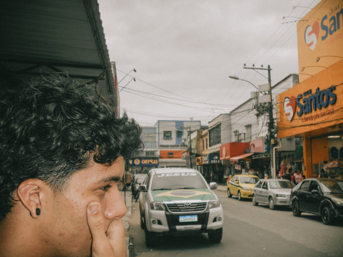 vedtheved's tweet image. shots I made/edited in April
(pt. 4)   🎱 🖤

#cybershot #analogemulation