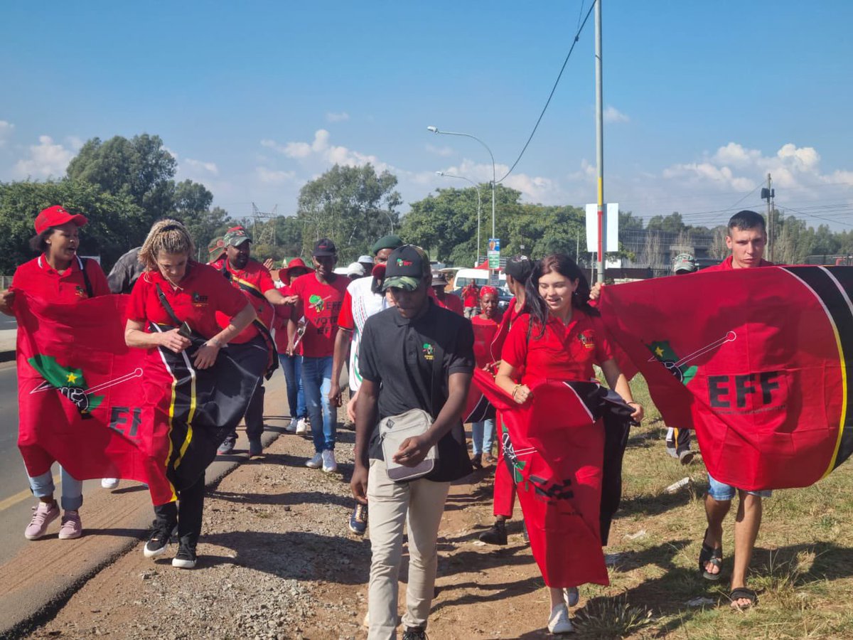 Phillip_Danie_'s tweet image. EFF Ward 25 Recruitment and door to door campaign trail in Petit. 

The duty of EFF members is to organize people and draw them into the EFF.

Our task include engaging in an agressive public recruitment which intends to regenerate the EFF at a grassroots level.

#Asijiki