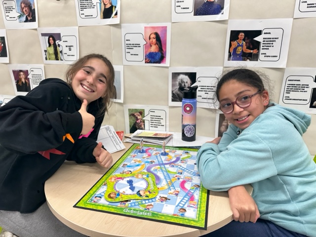 StephStrenger's tweet photo. @109Walden Having fun during indoor recess! #wal109 https://t.co/7jw0Nf5KEA