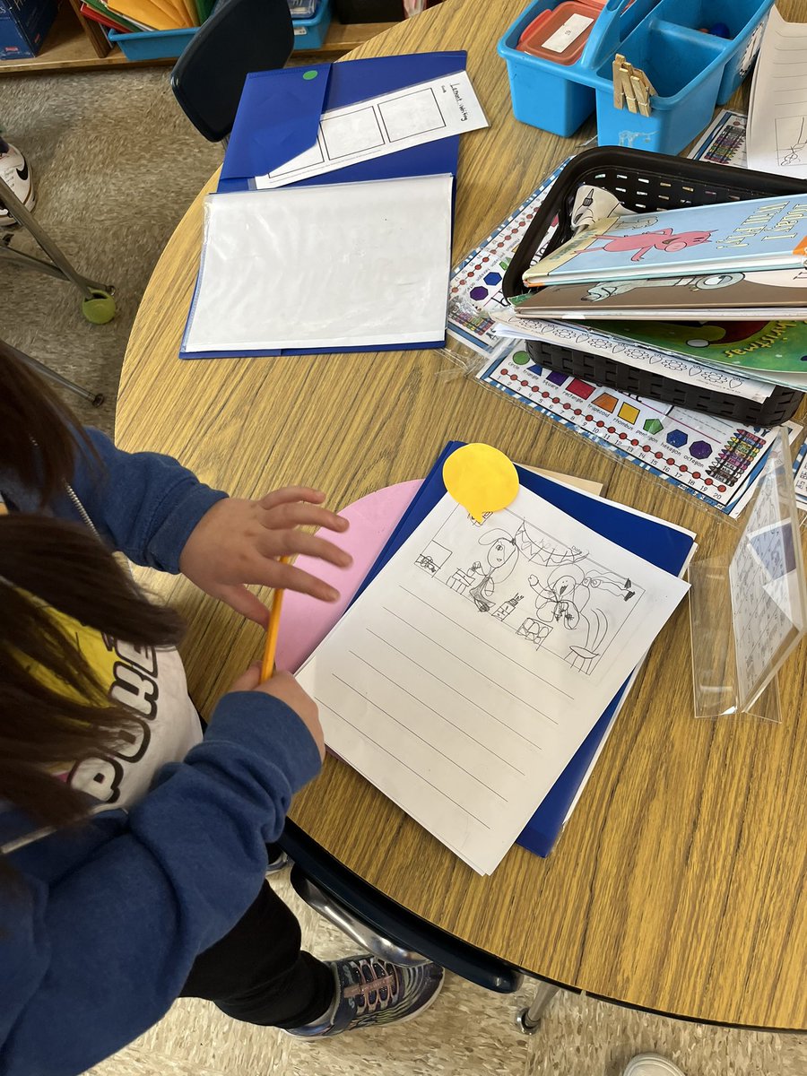 gabrielle_hock's tweet photo. Writers are on a roll this week! Ss used speech bubble post-it’s to add what their character would say. Next, they added it to their writing as well! @OceanAveSchool @TCRWP https://t.co/0zZ789Dj8i