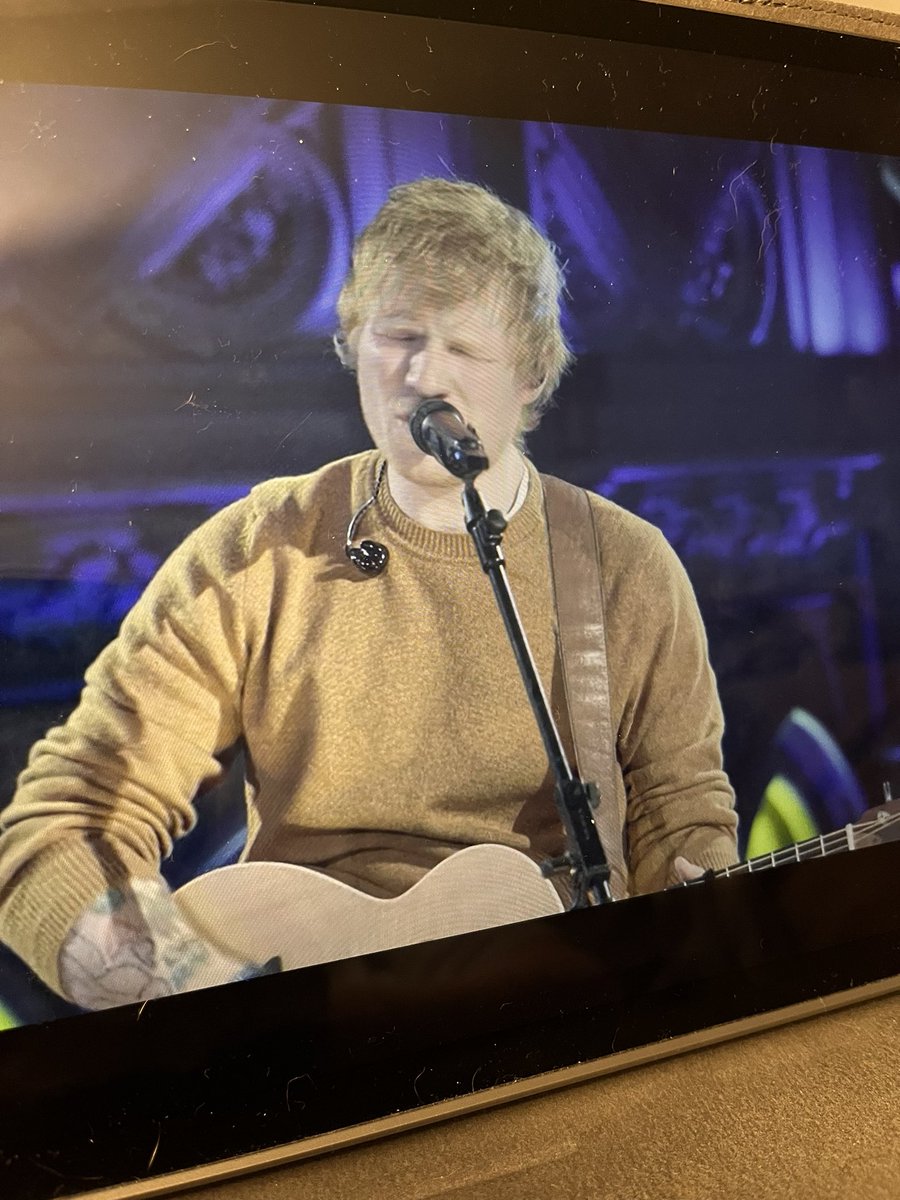 tlc0920's tweet photo. Damn. I caved and watched @edsheeran ‘s docuseries… I expected a roller coaster of emotions but did not expect this… Ed singing End of Youth followed by Amazing Grace. There aren’t enough tissues in the world right now.
#sadbluemonster #EdSheeran https://t.co/qZyAC1MZej