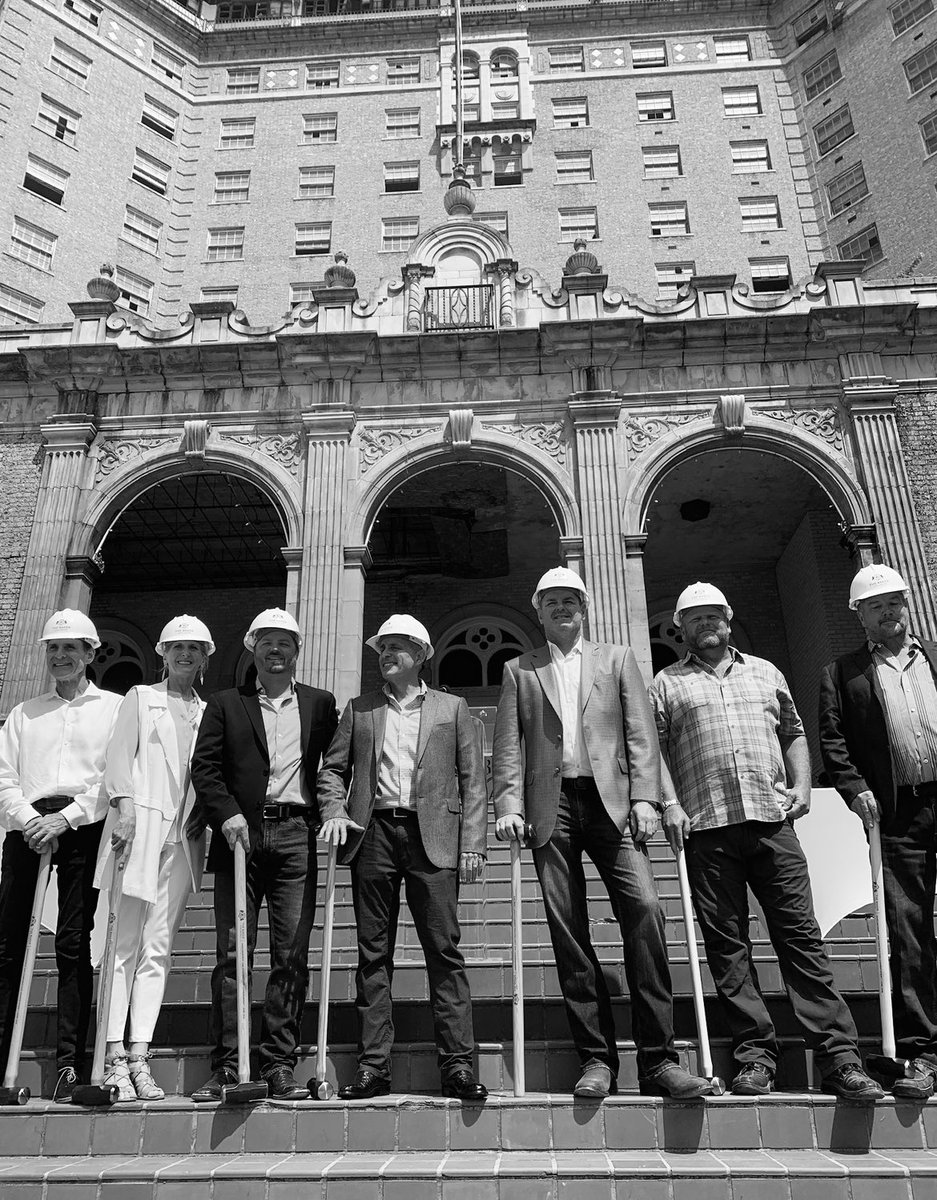 A series: “People on the front steps of The Baker Hotel throughout history”

#thebakerhotelandspa #mineralwells #history