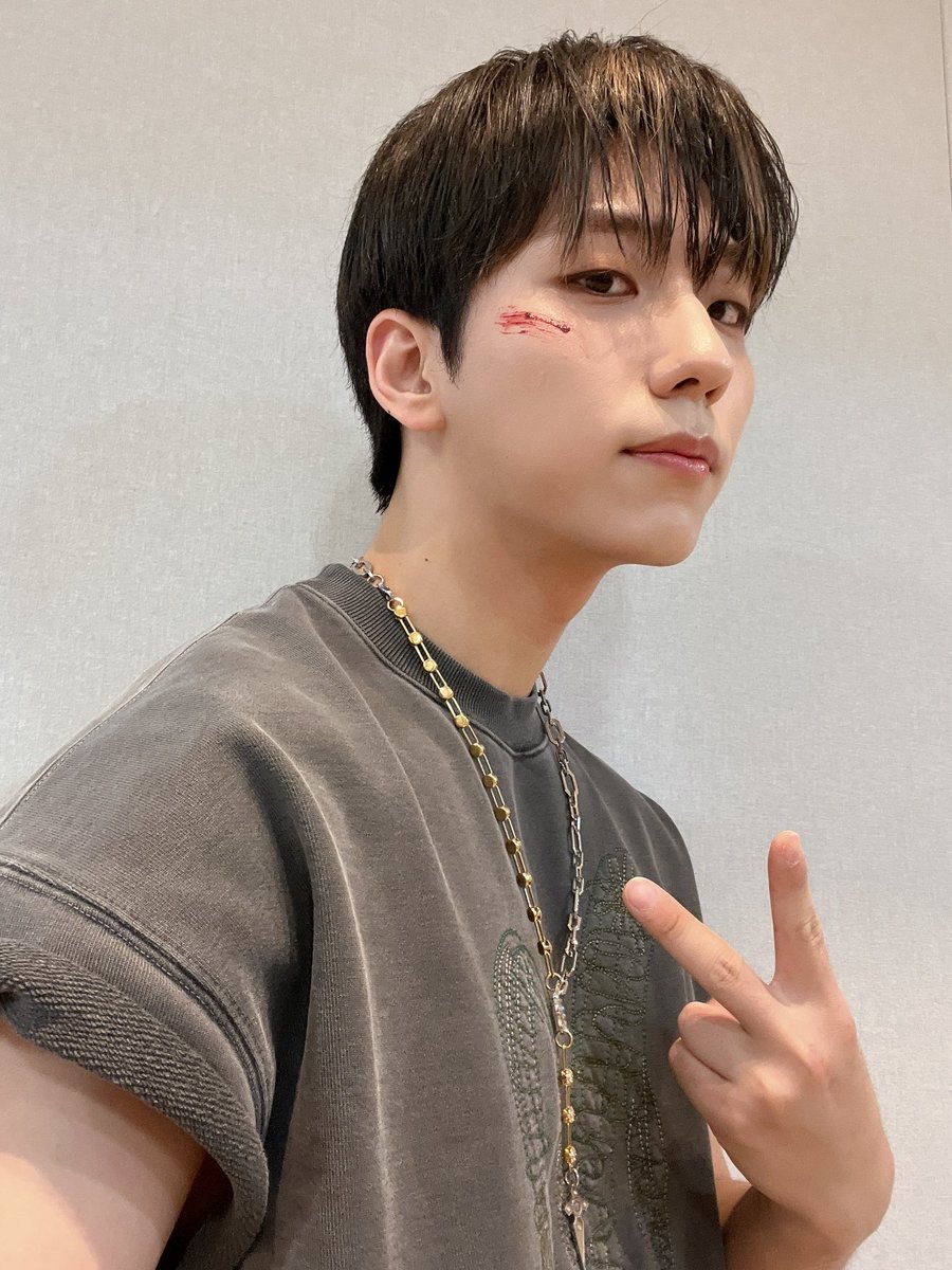 XH_official's tweet photo. 😈🤍

#건일 #Gunil
#엑디즈사랑해 #빌런즈사랑해 https://t.co/Gx03s0dX7U