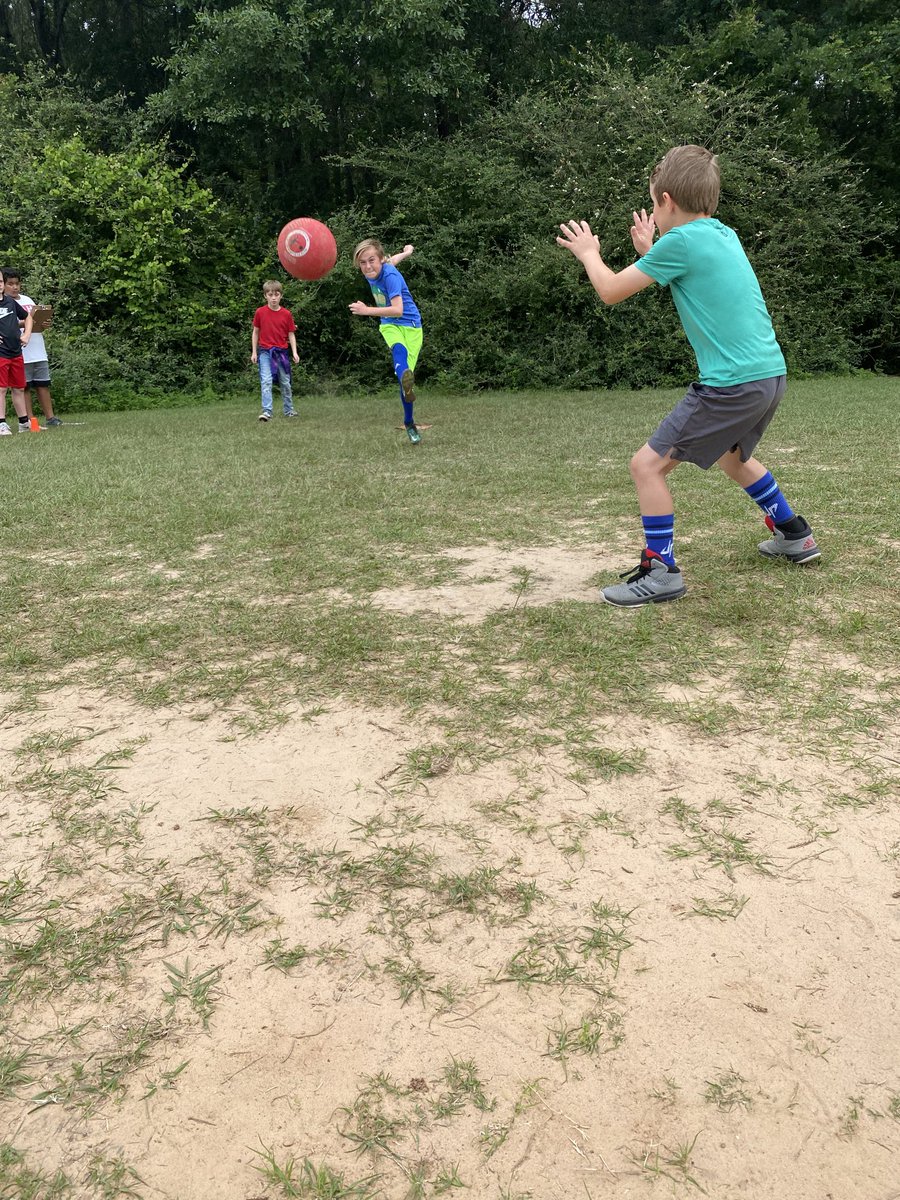 BBEFitness's tweet photo. Kickball season #bbepta #elmerpride #bbespecials #kickball #pe https://t.co/5rvM5uMxvt