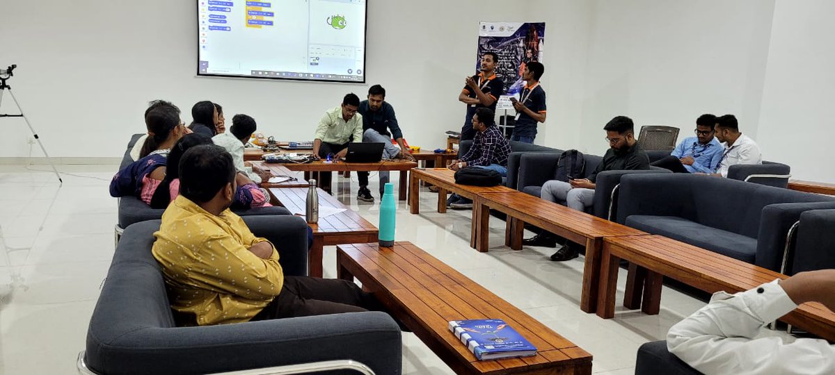 RajStembotix's tweet photo. Innovation club training Day 2 #Robotics #STEMedu. #Advance_electronics #Mechatronics at Regional Science Center, Patan for communicator of community science center from different 8 districts of Gujarat 
@InfoGujcost @narottamsahoo @AmitShah @CMOGuj @RscPatan 
@STEMbotix @vnehra https://t.co/kojEAoER1c